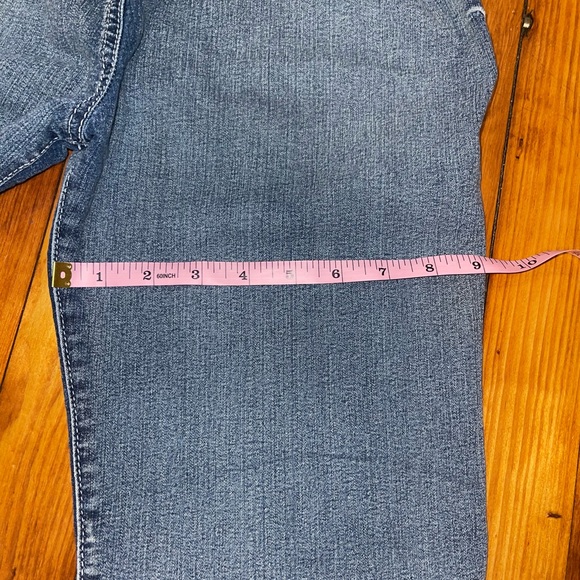 Vintage Low-Rise Colombian Medium Wash Embroidered Straight Leg Jeans - Picture 16 of 16